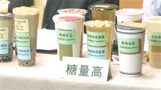 手搖飲標示騙很大　害多喝近7倍的糖