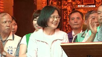 謝謝為同志做的一切！民眾當街挺小英