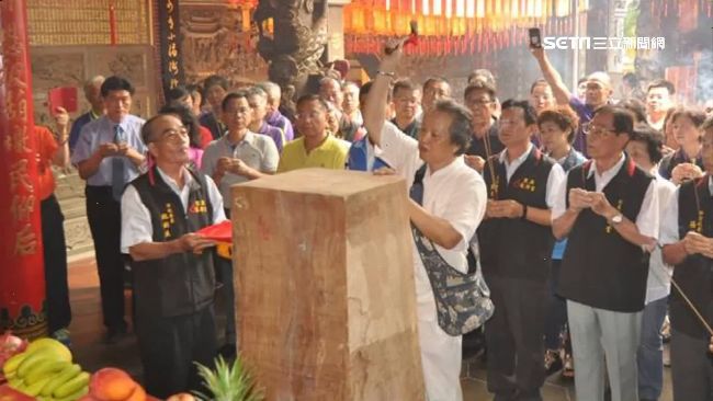 50萬牛樟雕武財神　竟是中國貨假冒