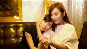 梁靜茹最新主打《類情人》MV請來視后天心情義相挺。（圖／環球音樂提供）