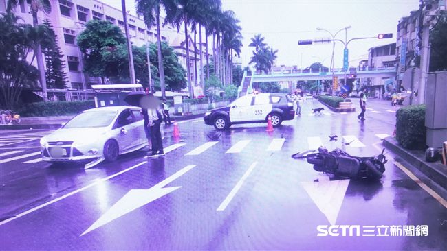 汽車闖紅燈猛衝撞　女騎士慘噴飛墜地
