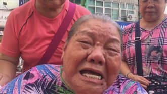 九旬嬤為韓國瑜淚崩 李佳芬挺病探視