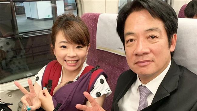 嘎嫂巧遇賴清德打卡　網友籲「勸他」