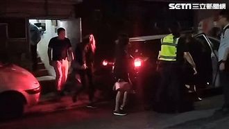 基隆鐵支路春光現　警上門他脫一半嚇