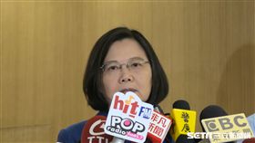 蔡英文總統5日出席文化總會會員大會前受訪。（圖／記者盧素梅攝）