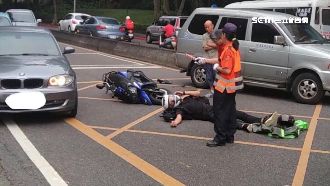 趁火打劫！騎士摔車　賊偷拔高價裝備