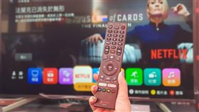 中華電攜手Netflix  MOD看得到中華電信MOD與Netflix動員百人研發團隊，推出全新Netflix專屬機上盒、遙控器，還有專屬遙控器上的Netflix快捷鍵，瞄準即將到來的春節連假，中華電信MOD推出「Netflix隨享方案」。中央社記者江明晏攝　108年1月25日