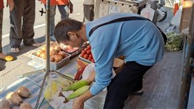 台中,擺攤,水煮玉米,弱勢,腎臟癌(臉書光線提供)