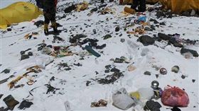 聖母峰,垃圾場,登山客,押金,垃圾,排泄物,賄絡
https://www.channelnewsasia.com/news/world/mount-everest-the-high-altitude-rubbish-dump-10441094