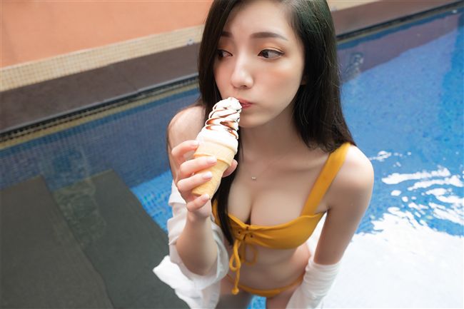 大哥福利社/古典系女友-劉琬新