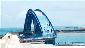 中秋節賞月　澎湖海陸景點皆宜（3）中秋佳節，澎湖縣政府旅遊處推薦多處賞月好所在，供民眾參考。圖為馬公「觀音亭園區」。中央社  106年10月4日