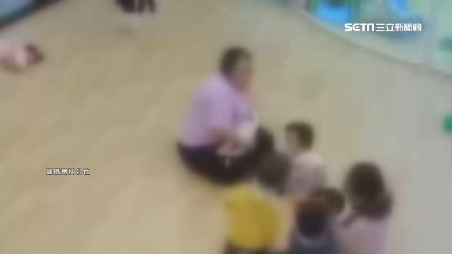 強壓、餵水1歲嬰！家長怒控老師粗暴