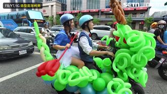 西門町「划龍舟」？他騎神龍載妹兜風