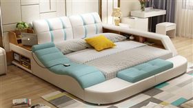 結合收納、按摩、書桌、照明的多功能床、廢人床／淘寶網