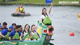 ▲桃猿隊LamiGirls體力好，划起龍舟來有模有樣。（圖／Lamigo桃猿隊提供）