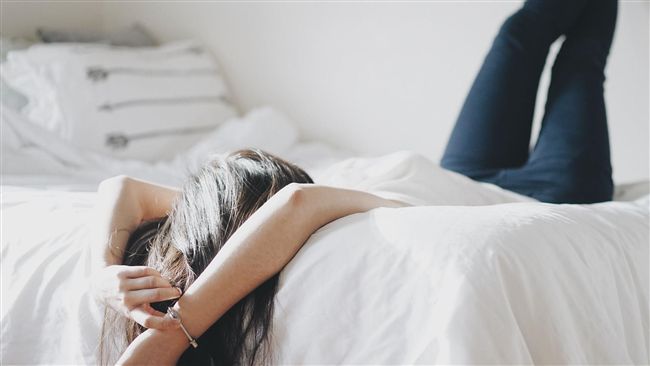 醫師建議沒事就墊墊腳,或久坐時,雙腳腳跟可進行「抬起、放下」的動作。(示意圖/翻攝自pixabay)