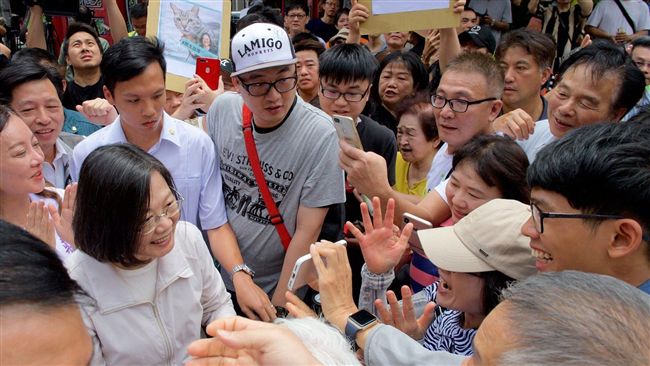 是你嗎？小英臉書協尋在慈護宮讚聲者