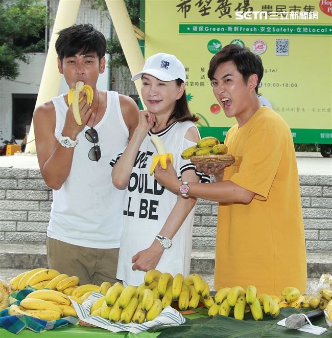 「天之蕉子」演員楊子儀、張瓊姿、黃靖倫。（記者邱榮吉/攝影）