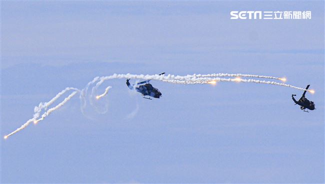 漢光卅五號演習於屏東滿豐射擊場實施，圖為AH-1W眼鏡蛇攻擊直升機。〔記者林士傑/屏東拍攝〕