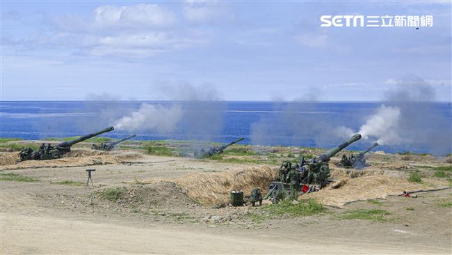 漢光卅五號演習於屏東滿豐射擊場實施，M109A2自走砲。〔記者林士傑/屏東拍攝〕