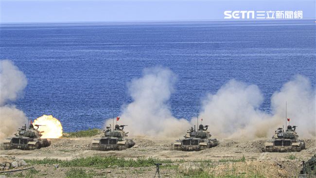 漢光卅五號演習於屏東滿豐射擊場實施，圖為CM11勇虎戰車。〔記者林士傑/屏東拍攝〕