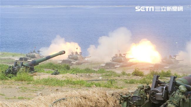 漢光卅五號演習於屏東滿豐射擊場實施，圖為CM11勇虎戰車。〔記者林士傑/屏東拍攝〕