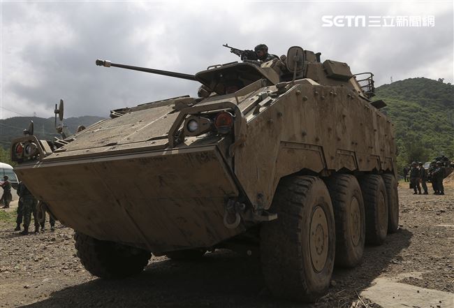 漢光卅五號演習於屏東滿豐射擊場實施，圖為中科院研發CM34 30公厘機砲戰鬥車。〔記者林士傑/屏東拍攝〕