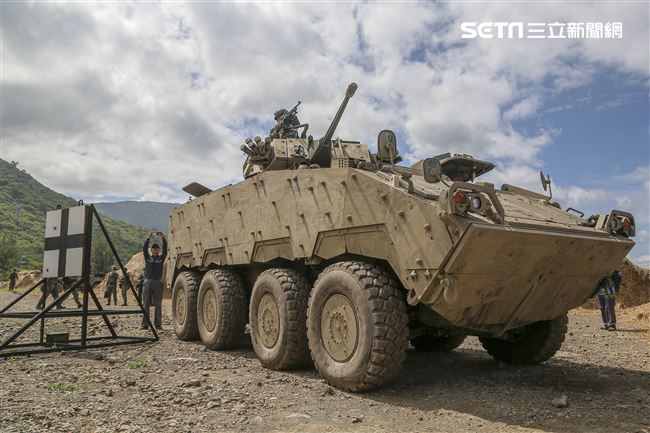 漢光卅五號演習於屏東滿豐射擊場實施，圖為中科院研發CM34 30公厘機砲戰鬥車。〔記者林士傑/屏東拍攝〕