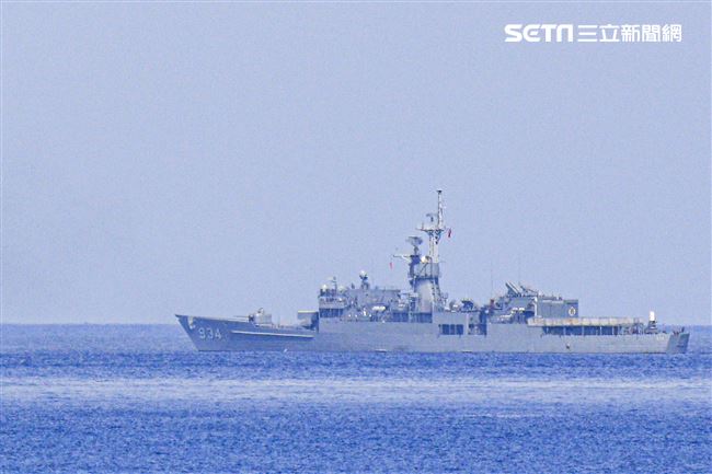 漢光卅五號演習於屏東滿豐射擊場實施，圖為FFG-934汾陽軍艦(濟陽級巡防艦)。〔記者林士傑/屏東拍攝〕