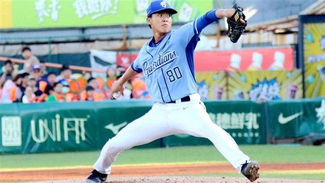 中職／游霆崴一軍初登板　先發拿勝投