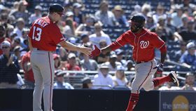 ▲國民從代打肯德瑞克（Howie Kendrick）開始連4棒擊出全壘打。（圖／美聯社／達志影像）