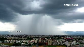 驚見「雨瀑」狂掃！民眾：天空像破洞