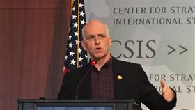 美眾院軍委會主席贊成對台軍售美國聯邦眾議院軍事委員會主席史密斯表示，贊成對台軍售。站在威嚇角度，最好的方式就是讓中國知道任何對台的軍事企圖成本過高，讓中國放棄這條路。中央社記者江今葉華盛頓攝 108月6年11日