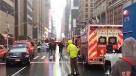 911再現？紐約直升機墜曼哈頓大廈　川普發文謝警消（圖／翻攝自《人民日報》推特）