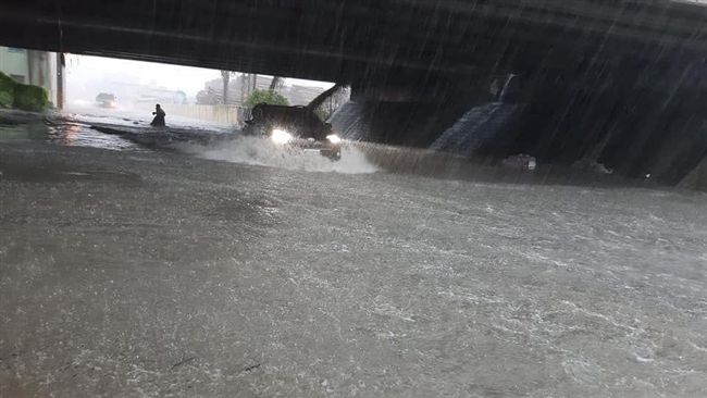 雨彈襲高雄！岡山、阿蓮低窪區淹慘了