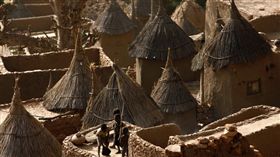 西非,馬利（Mali）驚傳屠村，至少95人身亡。翻攝自Al Jazeera English推特