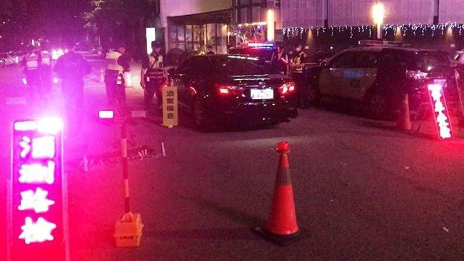殺人犯假釋出獄又酒駕　法官竟判免刑