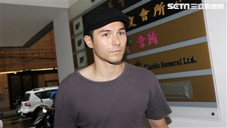 鳳小岳悼「亡父」!憶馬如龍拍片放閃