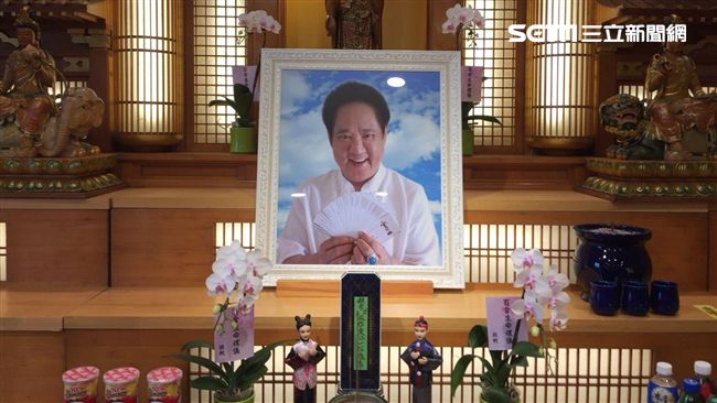 馬如龍遺照曝光了！手拿「這些」燦笑