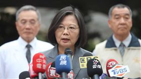 香港反送中  總統：我當總統就沒有一國兩制香港反送中遊行全球關注。總統蔡英文（前）10日表示，一旦接受一國兩制，台灣人的自由、民主、人權將受他人宰制，未來將持續關注香港發展、保衛台灣，並重申只要她當總統，就不接受一國兩制。中央社記者徐肇昌攝  108年6月10日