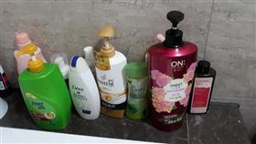 老公擠柔軟精洗澡疑惑問「香味好持久」　老婆笑翻：那是熊寶貝啦（圖／翻攝自爆怨公社）