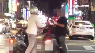 騎士行車爆糾紛　竟持「擴胸器」打人