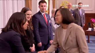 拚政績有感　蔡英文民調一路攀升！