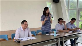 為農友取水爭權益  洪慈庸開協調會時代力量籍立委洪慈庸（左2）針對「后里牛稠坑溝引水路設施暨取水設施改善」召集協調會，她11日表示，將協助爭取中央政府補助工程，照顧農民權益。（立委洪慈庸辦公室提供）中央社記者趙麗妍傳真  108年6月11日