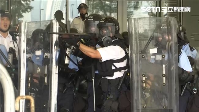 港警聚餐燒鵝店　確診武肺殃及59警