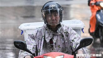 明白天雨緩、入夜雨彈襲　這天才好轉