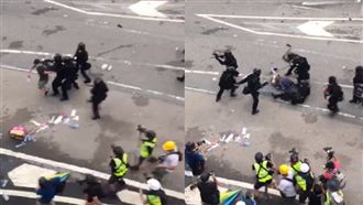 數十港警圍毆民眾　影片曝光嚇壞各界