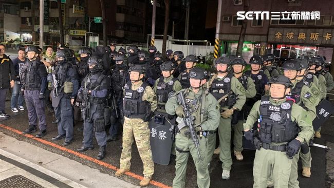 2悍匪挾持人質！除暴特勤隊警力曝光