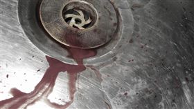 流血　吐血
https://www.flickr.com/photos/ijammin/4505890637/in/photolist-a4dVsz-6s6LWq-q73NiZ-Wu8zMW-X5Cb2n-3BDTAS-7K3FXa-8MhDkj-LjM3Z-8h9w-WSUcFF-u7swX-bhCtdi-4BkMEm-fdXq3p-7SaSiB-c9dvZN-pAXPZe-c9dwaq-c9d