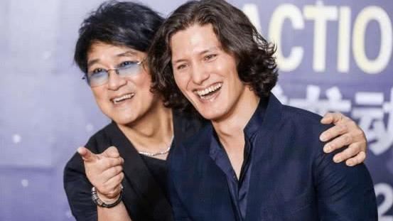 周華健29歲混血兒近照曝光!老外基因被嫌棄:比爸爸還老 娛樂星聞